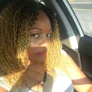 Meet your Posher, Ari